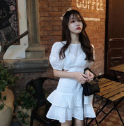 韩国ins蕾丝镂空露腰泡泡袖短袖连衣裙 荷叶边蛋糕裙短裙