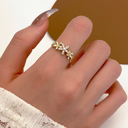 日韩ins珍珠花朵戒指女 时尚气质小众设计镶钻小花食指戒网红戒子