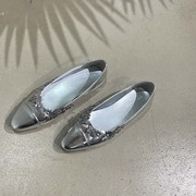欧美风女鞋2023秋季银色漆皮花饰，淑女尖头鞋，一脚蹬浅口单鞋女