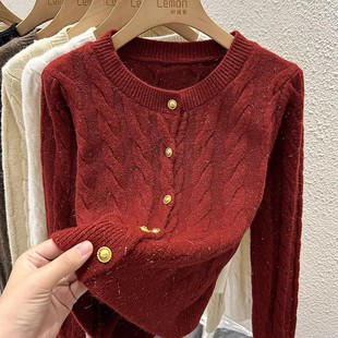 小香风红色短款毛衣开衫，外套女秋冬黑色针织衫高级感复古麻花上衣