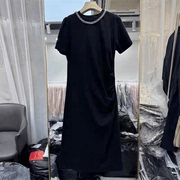 黑色休闲连衣裙2024年春夏褶皱，设计修身洋气百搭气质镶钻领口