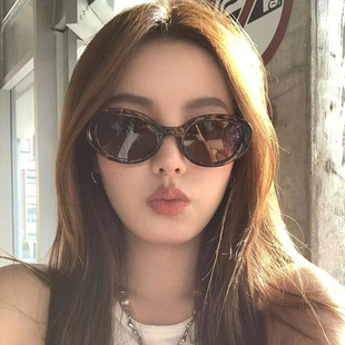 韩版椭圆形小框墨镜，女冬高级感美式复古猫眼豹纹太阳眼镜防紫外线
