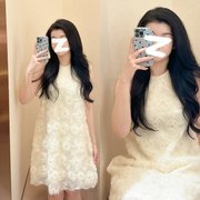 白色名媛夏季设计感花朵连衣裙气质高级感高腰短裙