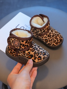 女宝宝雪地靴冬季学步鞋，加厚软底防滑1一2-3岁男婴幼儿棉鞋小童鞋