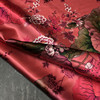 西瓜红底40姆米桑蚕丝重磅布料，数码印花喷绘花朵真丝缎旗袍面料