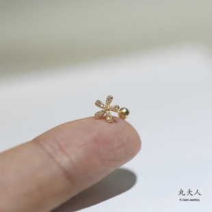 大丸人韩国14k黄金耳钉，镶嵌满钻闪亮海星，小花螺丝堵耳饰
