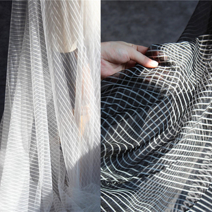 黑白条纹网纱进口原创欧根纱，透明硬挺网连衣裙蓬蓬裙服装布料