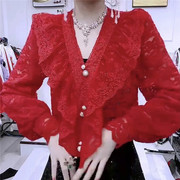春季法式红蕾丝衫V领荷叶边珍珠钻扣洋气公主范减龄打底衫韩饭女