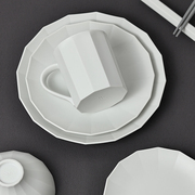 日本进口apl天白陶瓷餐具磨砂哑光纯白马克杯简约ins风荷叶边餐盘