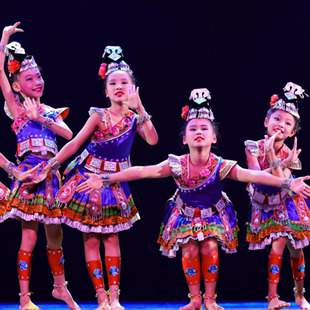第十届小荷风采踩彩舞蹈演出服，儿童苗族侗族少数民族，舞蹈演出服装