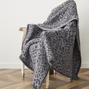 a类法兰绒半边绒豹纹，单人午睡毯加厚毯子珊瑚，绒毛毯双层膝盖毯