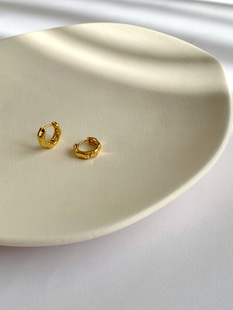 berber竹节小耳圈法式优雅时髦经典，精致小巧百搭18k金耳扣耳环