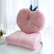 蜜桃暖手抱枕少女办公室午睡珊瑚绒毛毯二合一两用靠枕被子卧室