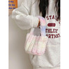 毛茸茸包包小众设计冬天手提包，粉色甜美可爱水桶，包毛毛绒冬季小包