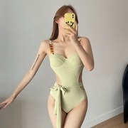 日韩女连体比基尼吊带款式小胸聚拢修身性格显瘦辣妹度假泳衣