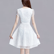 白色连衣裙夏款时尚韩版女装，30岁修身v领短袖雪纺裙子2023