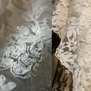 维纳斯纱棉刺绣蕾丝，花朵米色裙子面料礼服透视网，纱布设计师布料