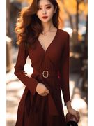 法式复古赫本风长袖连衣裙女春秋高级感气质收腰显瘦红棕裙子