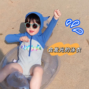 2024韩国儿童连体游泳衣男童可爱连帽防晒宝宝沙滩速干泳装