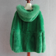 2023年獭兔毛皮草外套皮毛一体，廓形连帽绿色，时尚毛毛大衣年轻款