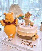 儿童生日蛋糕装饰品摆件，网红大肚狗熊卫衣维尼熊，黄色小熊蜡烛插件