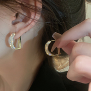 字母D金色耳扣高级感耳饰女小众设计感耳环2023年潮纯银耳钉