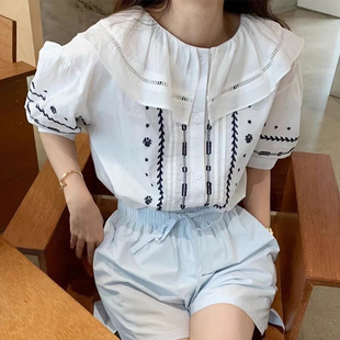 韩国chic夏季复古宫廷风娃娃领刺绣花朵设计宽松泡泡袖衬衫上衣女