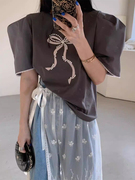 小众设计感珍珠装饰蝴蝶结印花泡泡袖T恤女夏季韩版气质上衣