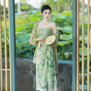 新中式国风绿色显瘦吊带连衣裙，云南大理旅游拍照海边度假沙滩长裙