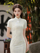 新中式旗袍改良2024夏季年轻款日常高端气质素雅复古连衣裙中长款