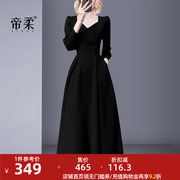 法式高端精致长袖连衣裙，2024春季方领黑色，赫本风长款收腰显瘦