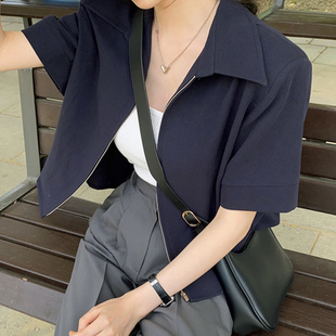 韩国chic夏季复古气质翻领垫肩，设计宽松休闲百搭纯色短袖衬衫上衣