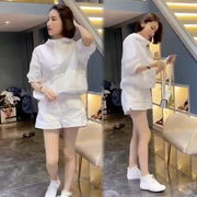 网红同款防晒时尚套装，女长袖连帽套头，上衣短裤学生休闲运动两件套