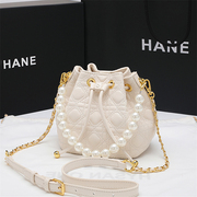 香港小包包女2023韩版珍珠链条水桶包真皮单肩斜挎手提包