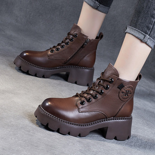 冬季棕色马丁靴女款英伦风，2023真皮厚底增高跟复古系带小皮鞋