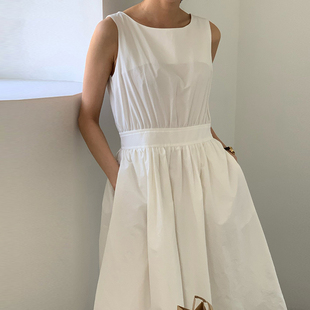 韩国chic夏季法式小众圆领，褶皱收腰显瘦纯色，无袖背心连衣裙长裙女