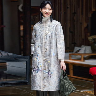新中式复古宽松冬大衣唐装女外套，金槟色镶蕾丝，边开襟绣花长款棉衣