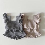 2023韩版童装婴幼儿夏装，格子套装女宝宝，飞袖上衣短裤纯棉衣服