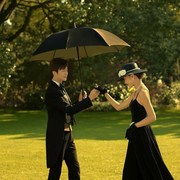 浪漫赫本婚纱摄影道具礼帽法式蕾丝伞复古外景拍照手拿英文书