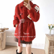 红色羊羔毛绒皮草外套，女腰带羊毛，大衣皮毛一体机车服1517春潮