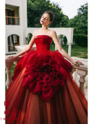 展会影楼主题拍照服装外景情侣摄影礼服酒红色花朵长拖尾婚纱