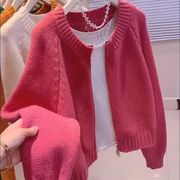 玫红色短款毛衣外套女秋季2023韩版宽松慵懒外穿拉链针织开衫