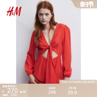 hm女装连衣裙夏季v领灯笼，袖镂空绑带，设计红色长裙1210485