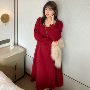 赫本风小红裙大码女装秋季方领中长款长袖冬季胖mm高腰订婚裙