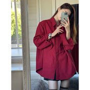 酒红色长袖衬衫女2024夏季慵懒风宽松上衣，高级感叠穿衬衣外套