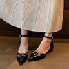 法式包头凉鞋女夏季外穿高级感金属扣黑色一字带，尖头中空粗跟单鞋