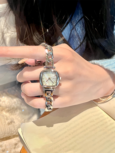帕莱思贝母小表盘手表，女款小众高级感时尚休闲个性职场手链腕表