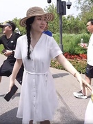 霍思燕北京亲子跑同款白色连衣裙女夏装时尚减龄显瘦短裙子2023夏