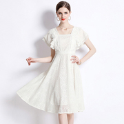 仙女白色蕾丝裙女夏季法式复古方领飞飞袖收腰显瘦蕾丝连衣裙