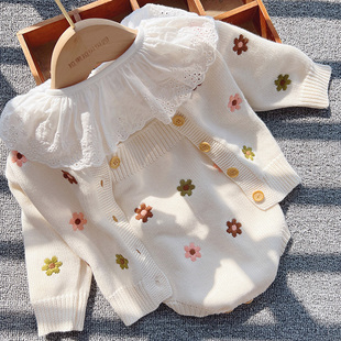 韩版婴儿衣服秋装绣花针织毛衣，开衫秋冬女宝宝，棉线背带裤外套套装